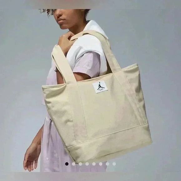Jordan Flight Holdall Tote Bag - NWT - Picture 1 of 13